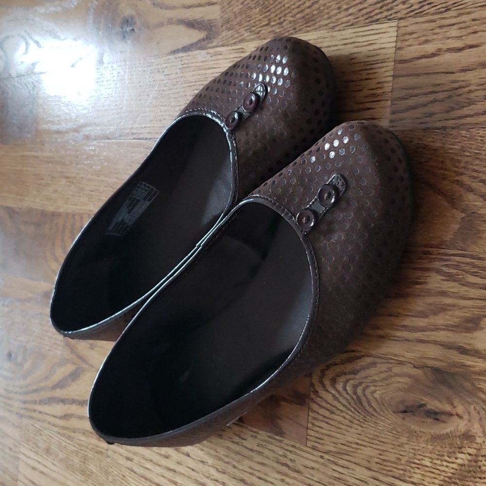 (6) Lacoste Minimalist Retro Flats Dotted Pattern Simple Urban Contemporary